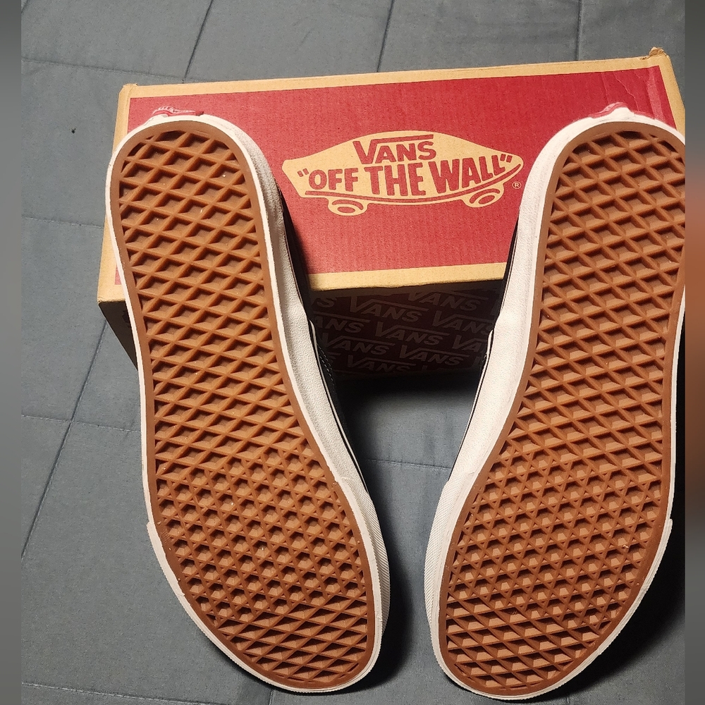 Vans Men's Black Slip-On Shoes - Picture 4 of 7